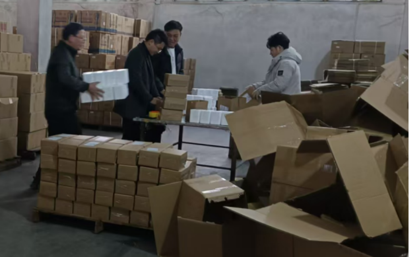 訂單海嘯來襲，倉庫人星夜兼程趕訂單